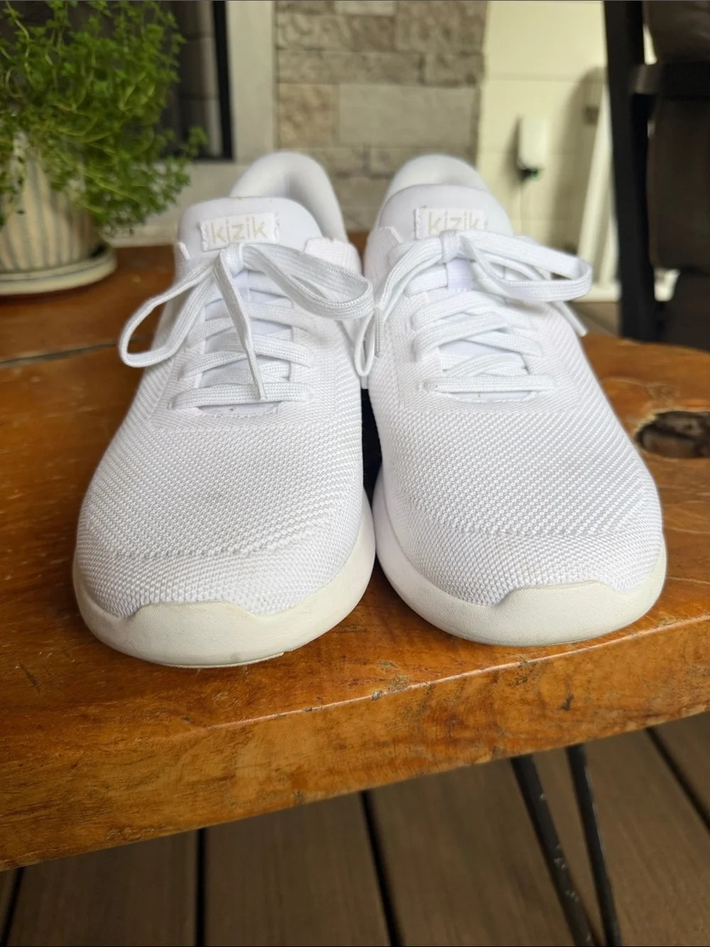 KIZIK Athens Hands-Free Sneaker
